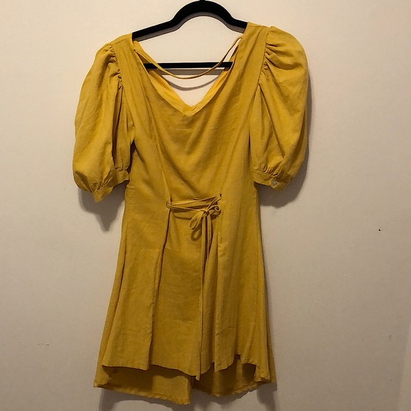 beautiful dress - Picture 2 of 2